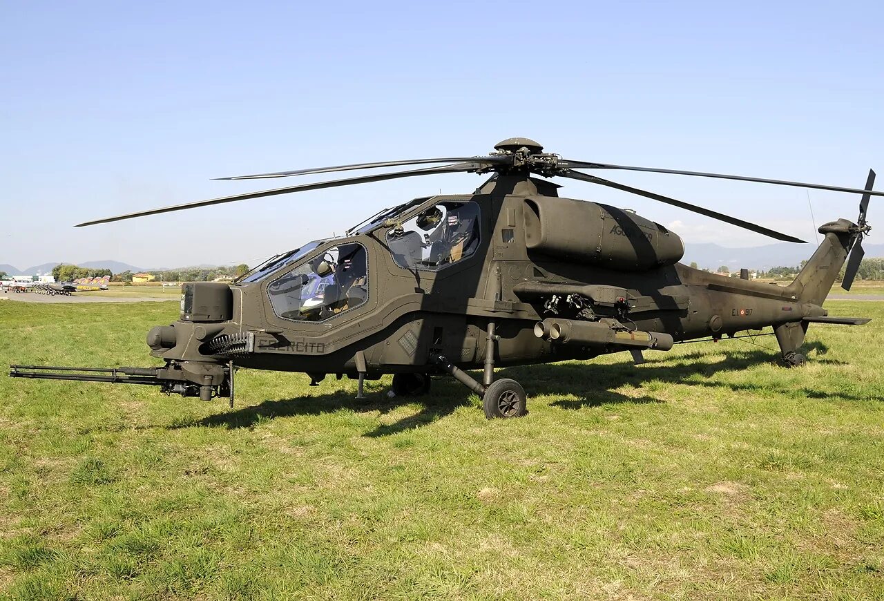 Лучший вертолет. Вертолет а-129 &quot;мангуста&quot;. вертолета a129 mangusta. agusta a129. a-129 mangusta.