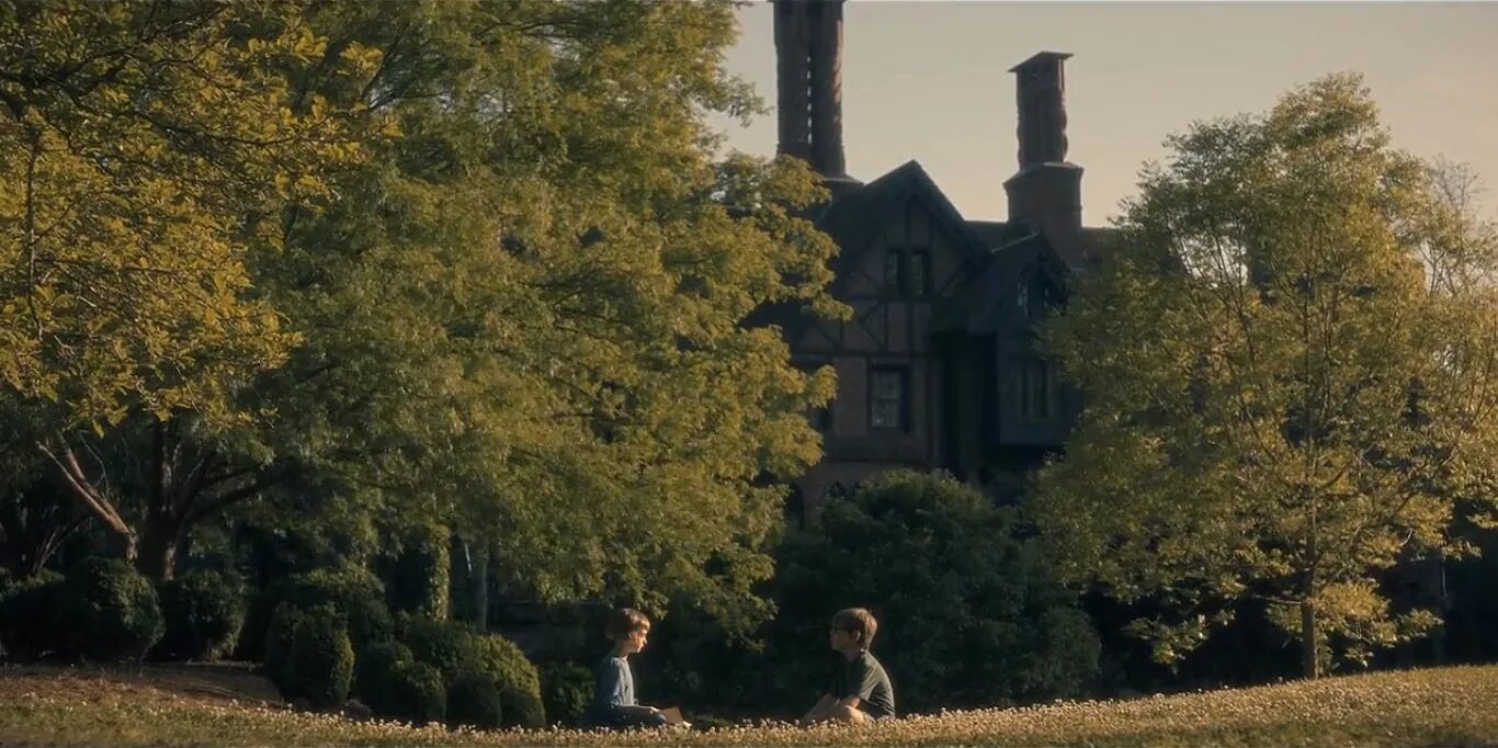 призрак дома на холме 2018. дом на том холме. здание в холме. вилла в италии на склоне. даниэль шиндлер архитектор проекты в швейцарии.