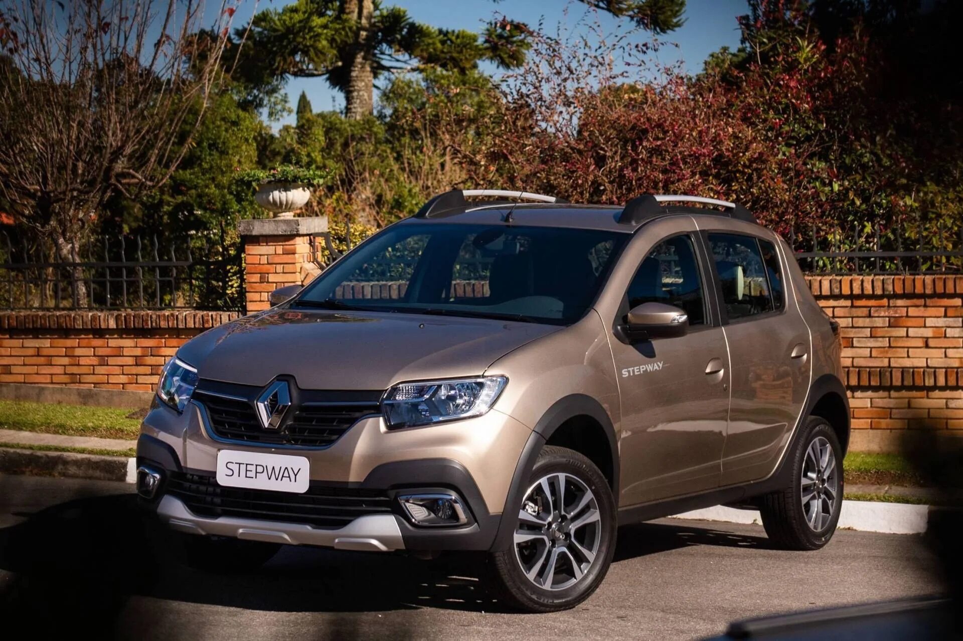 Renault stepway отзывы. Рено Сандеро степвей 2. Рено степвей 2020. Сандеро степвей 2020. Рено Сандеро степвей 2017.