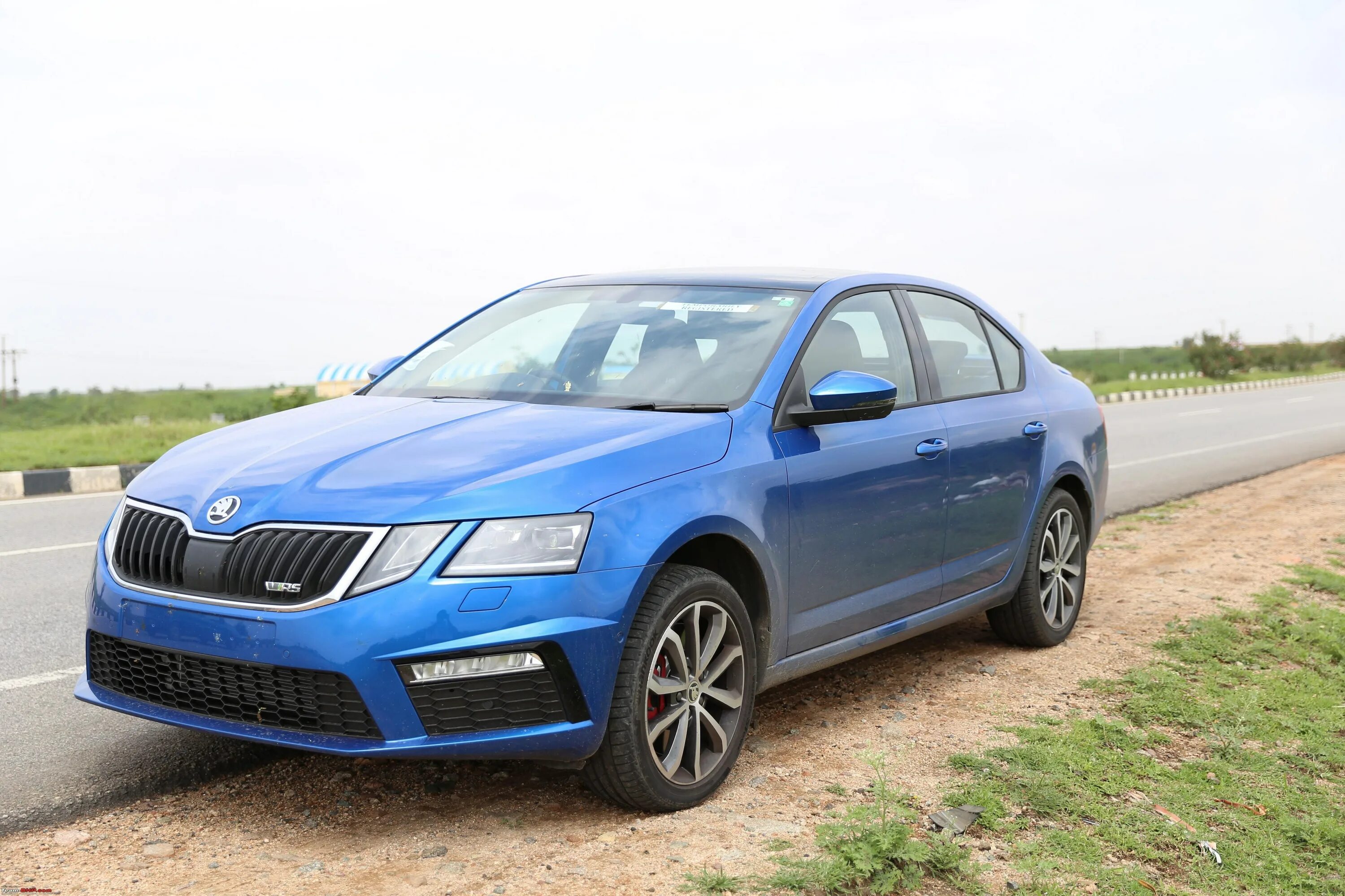 Skoda Octavia a8 синяя. Race Blue Шкода Skoda Octavia а7. Skoda octavia цвета