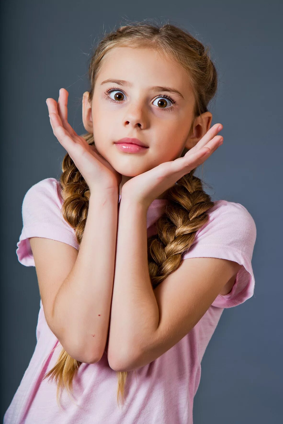 Фото 8 лет. Лиза Романова 8 лет. Красивые девушки й8 лет. Красивые девушки 8 лет. Девочка восьми лет.