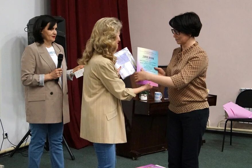 Школа 7 чебоксары учителя. Победитель конкурса для педагогов. 117 садик чебоксары. Педагог психолог чувашии 2022. Яранова ксения геннадьевна.