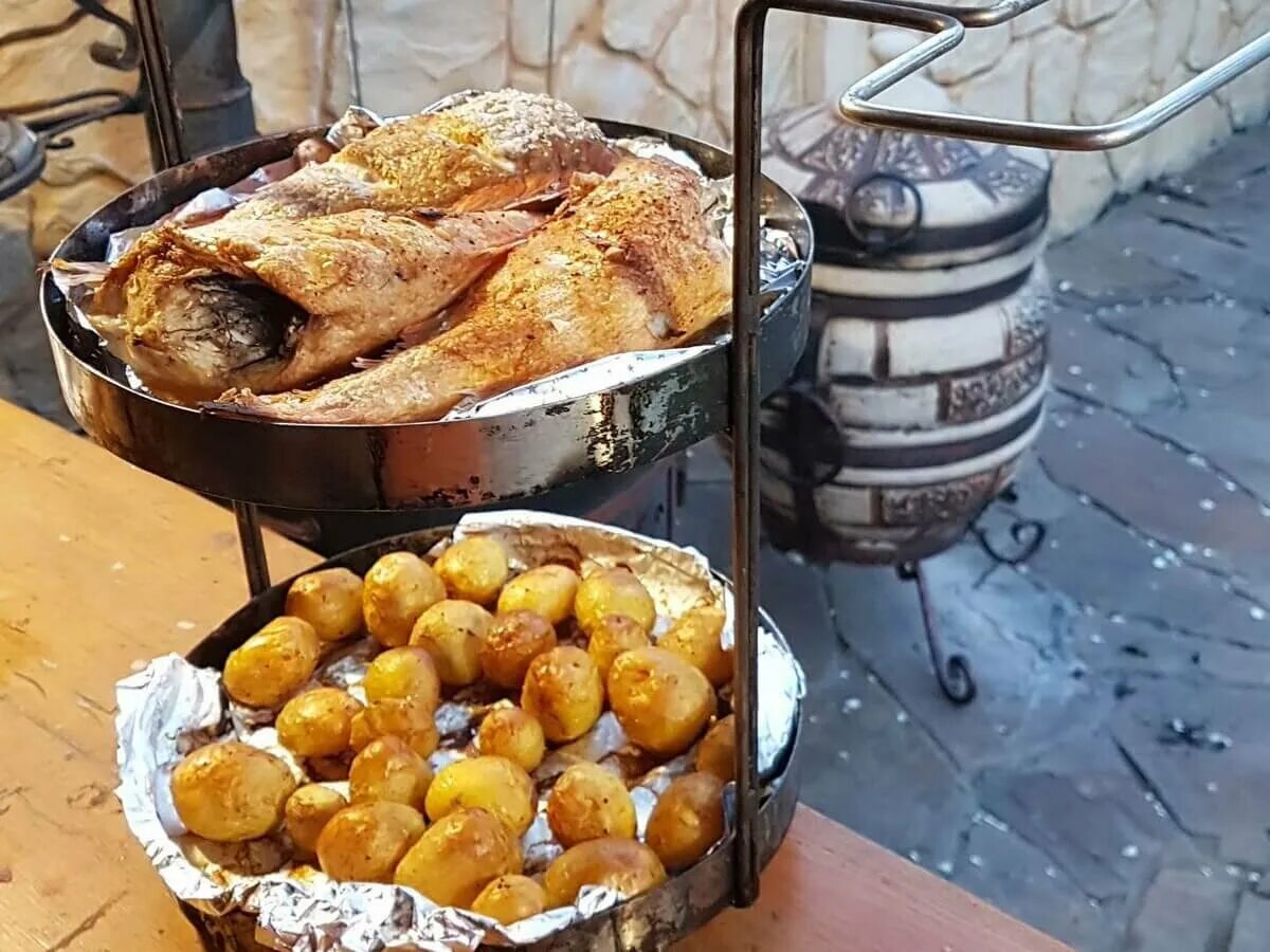 Вкусные блюда в тандыре. Блюда в тандыре. Приготовить в тандыре рецепты с фото. Тандури печь индийская. Шашлык в тандыре.