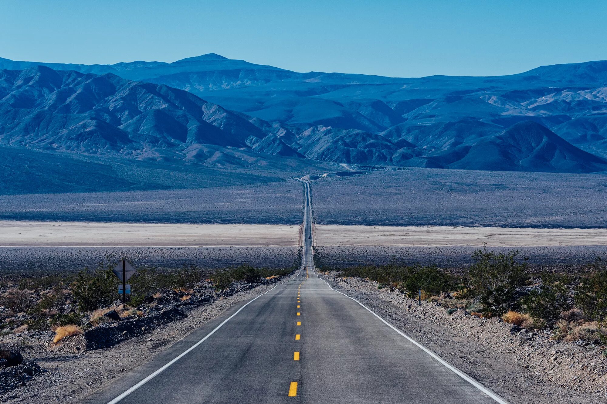 Bir yol. Дорога long. Лонг роуд. Дорога в будущее. The Road ahead.