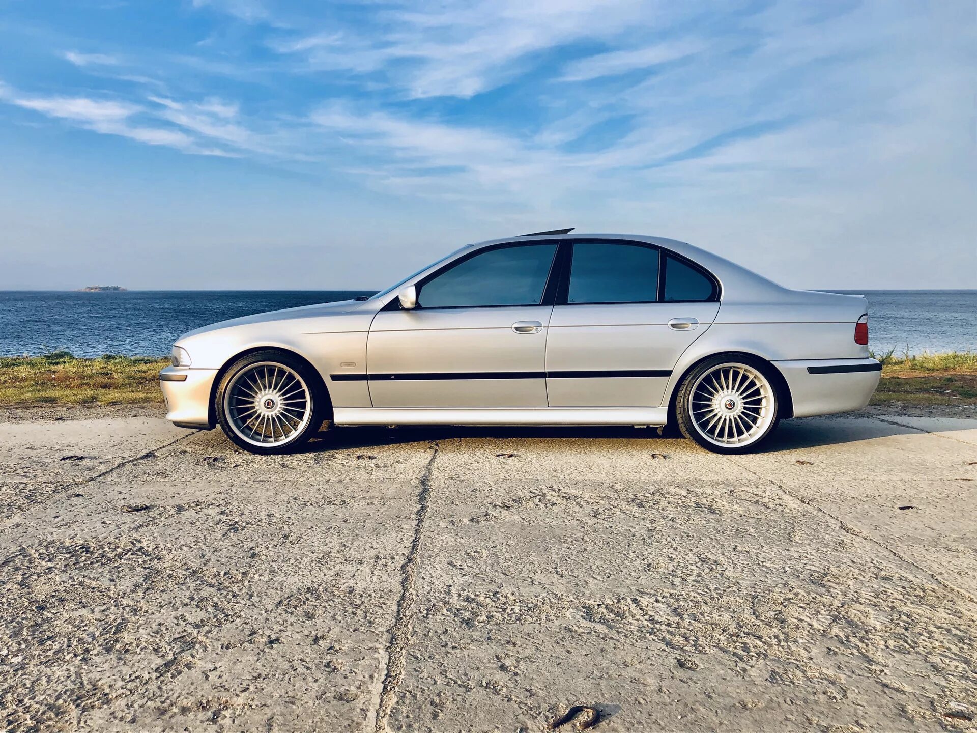 Alpina r17 на BMW e39. БМВ е39 Альпина. Е39 на дисках Альпина. BMW 5 Series (e39). Передние диски бмв е39