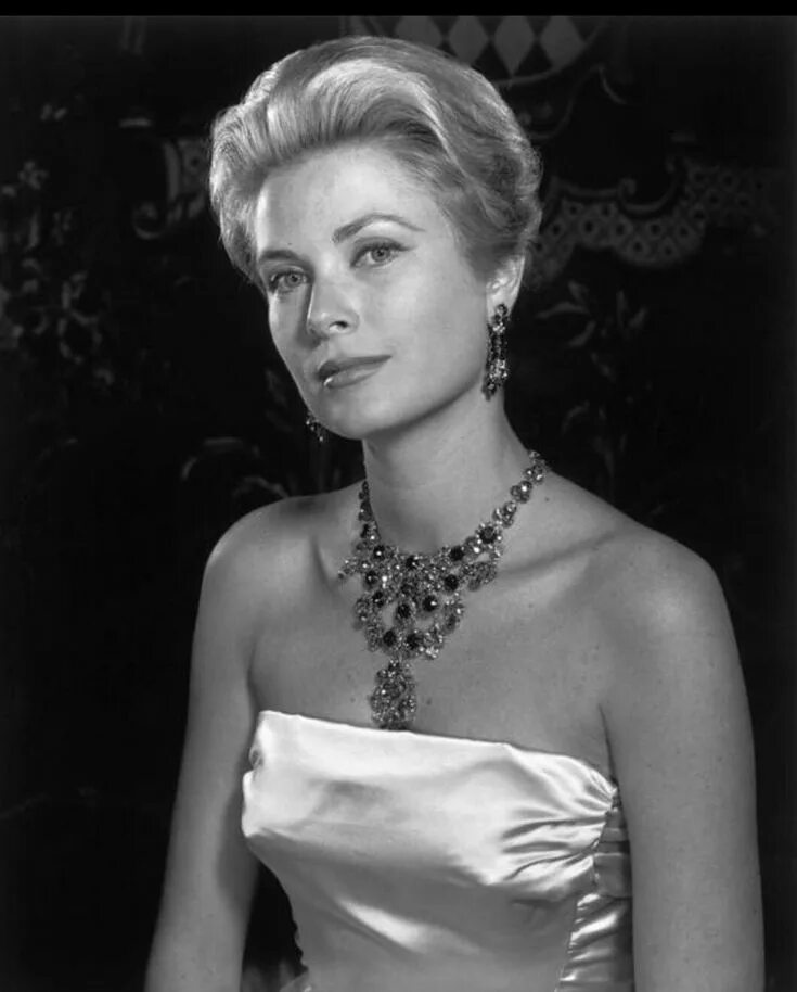 Принцесса грейс келли. Грейс Келли. Княгиня Монако Грейс Келли. Принцесса Монако 1956.