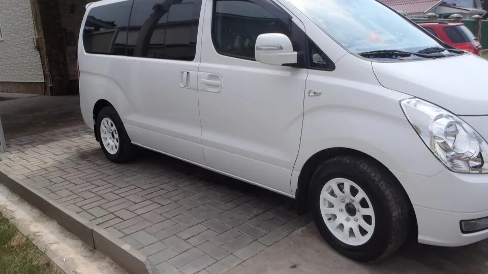 Гранд старекс купить бу авито. Хендай Гранд Старекс 2012. Hyundai Starex 2012. Хендай град Старекс 2012. Хундай Гранд Старекс 2012.