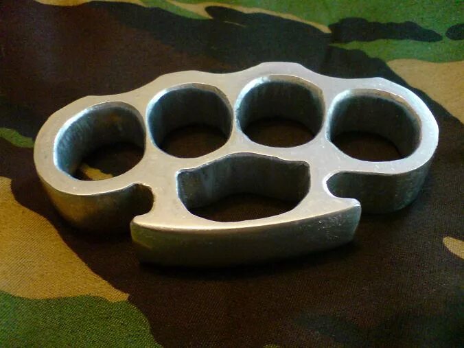 Knuckle duster