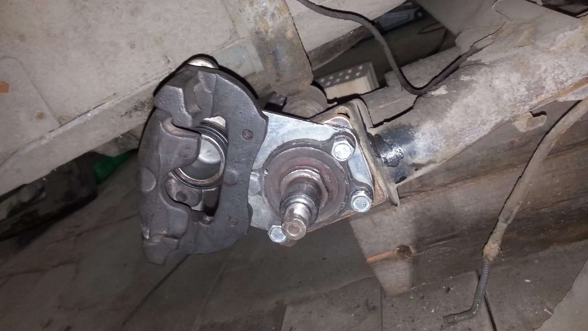 Задние дисковые тормоза ваз 2108. Задние тормоза ваз 2108. Комплект здт вентилируемые (с абс)на ваз 2190. Задние дисковые тормоза на ваз 2108 с ручником. Комплект здт вентилируемые (с абс)на ваз 2190.