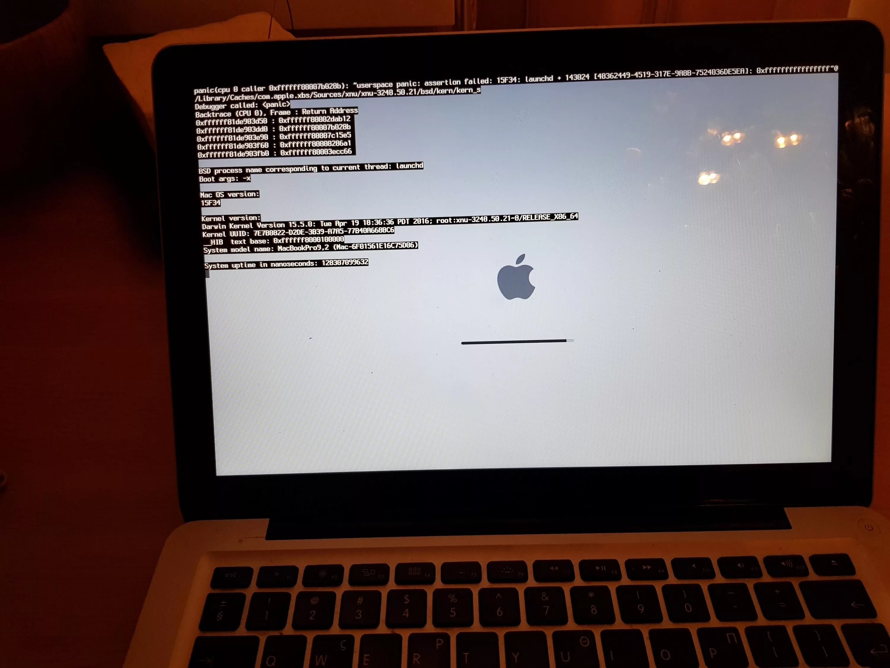 Mac не загружается. Не загружается макбук. Экран включения макбука. Ошибка при загрузке макбука.