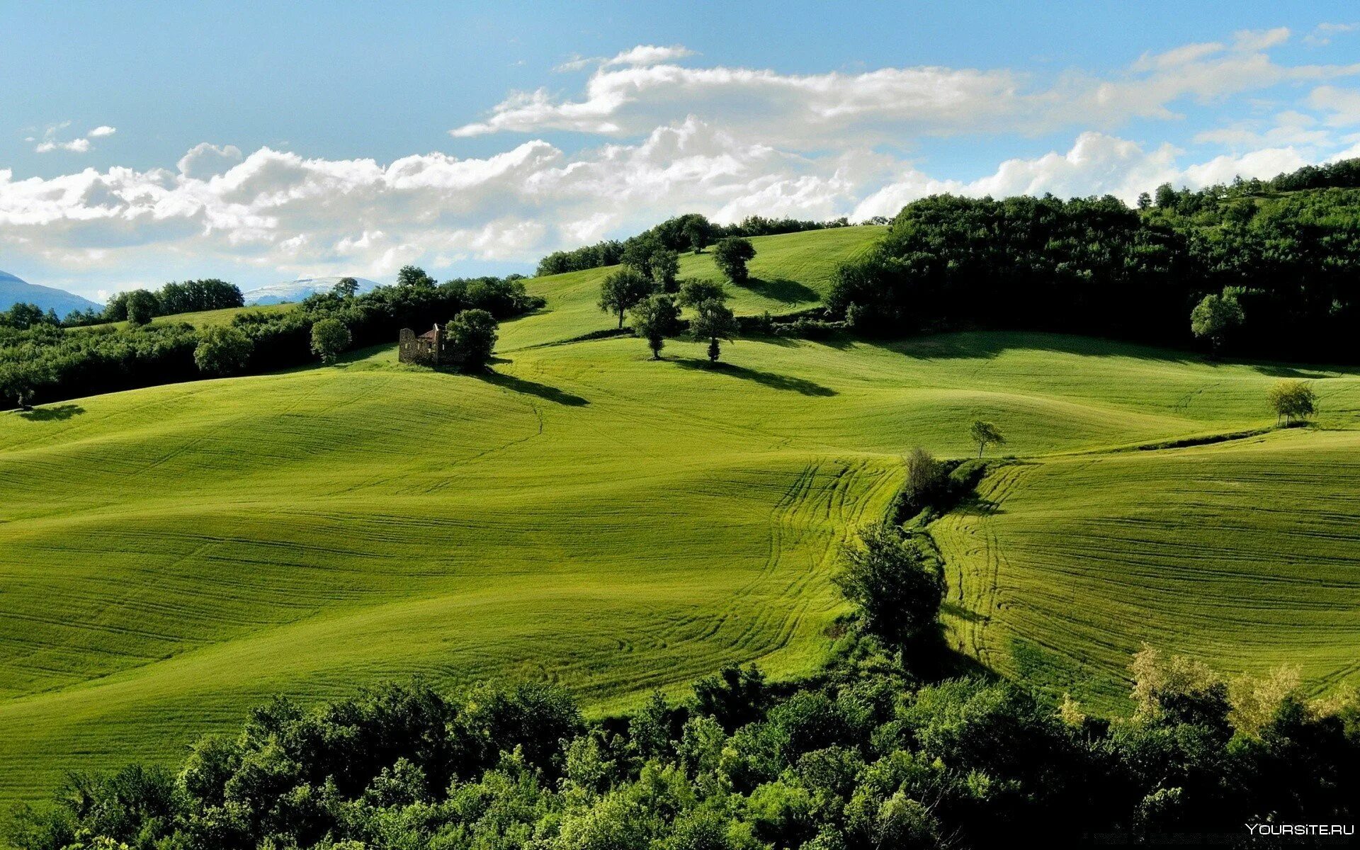 Паданская равнина Италия. Штирийско-бургенландская Холмистая равнина. Green Hills зеленые холмы.
