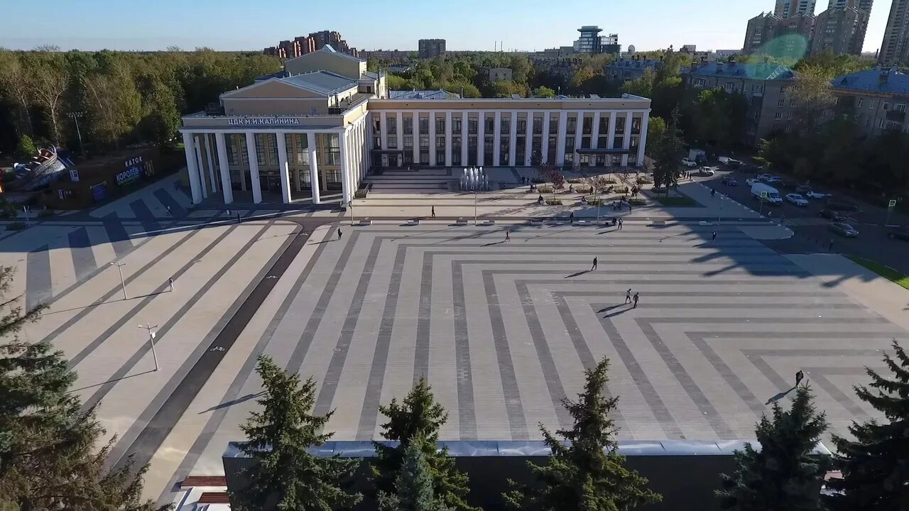 Глава Самары проверила ход реставрации ДК на площади Кирова - KP.RU