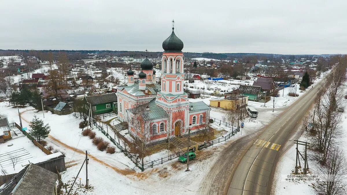 Храм Святой Троицы Крестцы Новгородской области. Посёлок Крестцы Новгородской области. Поселок Крестцы Новгородская Губерния. Поселок Крестцы достопримечательности. Новгородская область крестцы на неделю