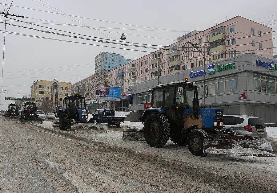 Ввиду снегопада движение на дорогах впр