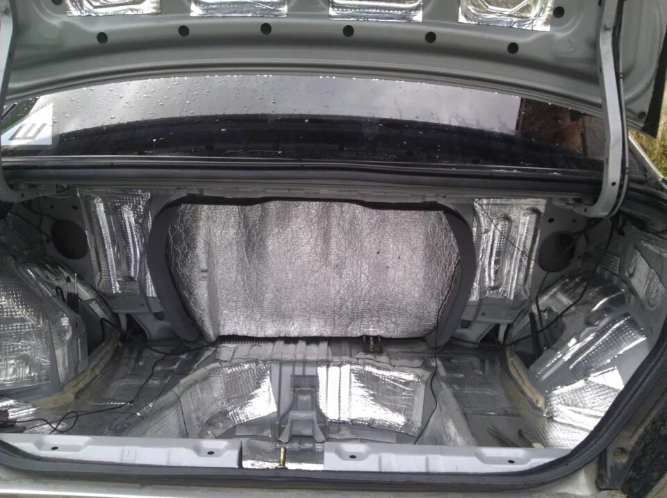 Установка штатной кнопки багажника - Mitsubishi Lancer X, 2,4 л, 2008 года тюнин