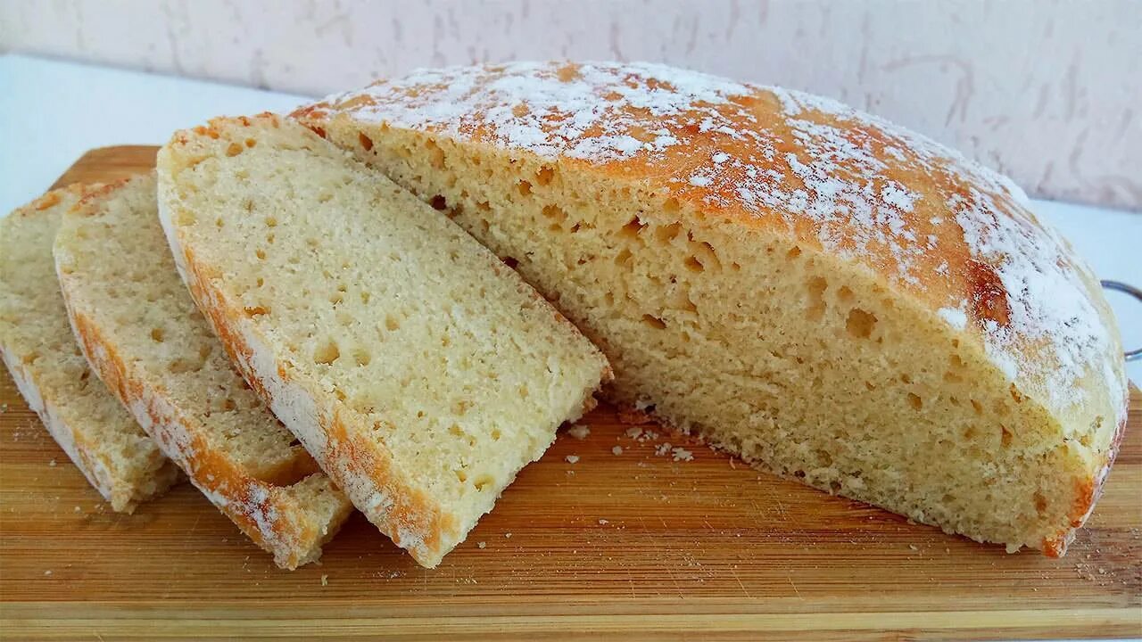 Хлеб домашний дрожжевой. Домашний хлеб на дрожжах в духовке. Хлеб домашний дрожжевой в духовке. Дрожжи для хлеба.