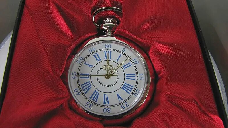 Включи выпуск часы. Коллекционные карманные часы Ашет коллекция. Карманные часы Ашет. Карманные часы философа. Коллекция карманные часы выпуски.