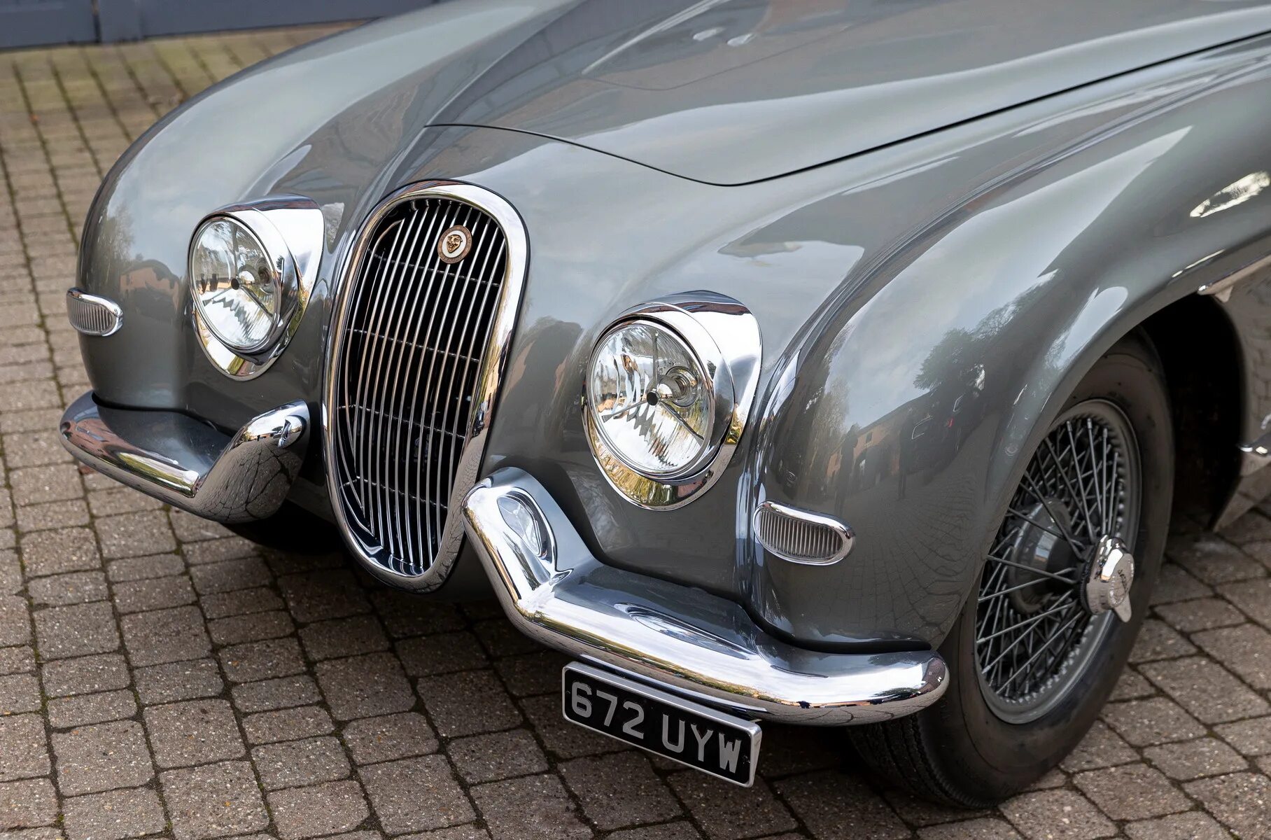 Машина за 1 доллар. 1955 Jaguar xk120 (Pininfarina). Пининфарина Ягуар 1974. Машина за 52 млн долларов. Старый автомобиль за миллион долларов.