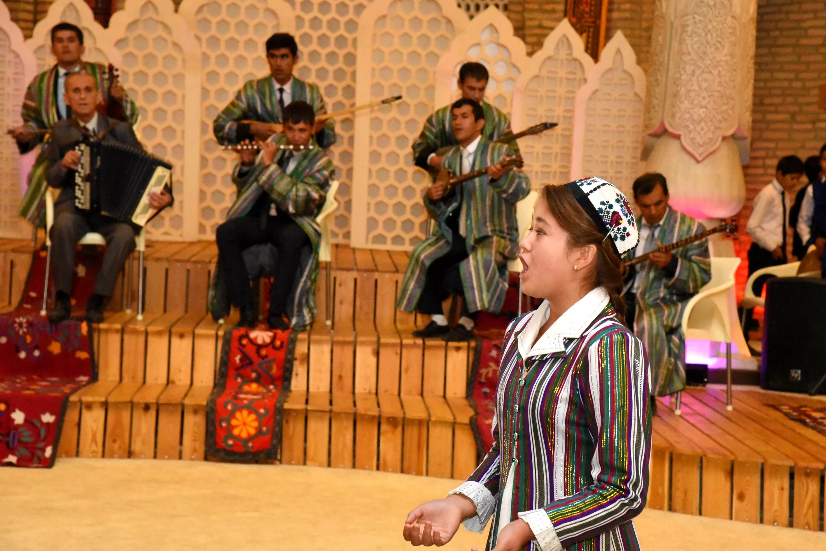 Uzbek musiqa. Бухоро Шашмаком. Шашмаком в Узбекистане. Гулшан Абдылдаева. Узбек Миллий ансамбль.