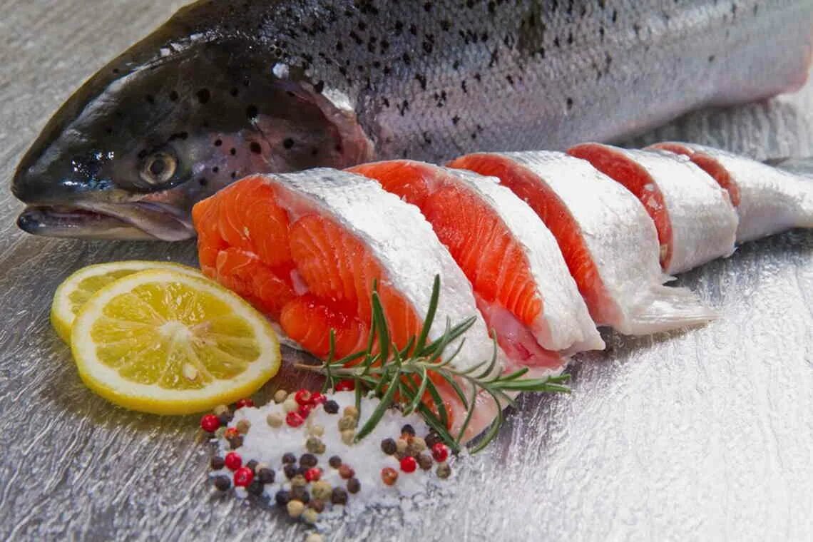 Море вкусного рыба