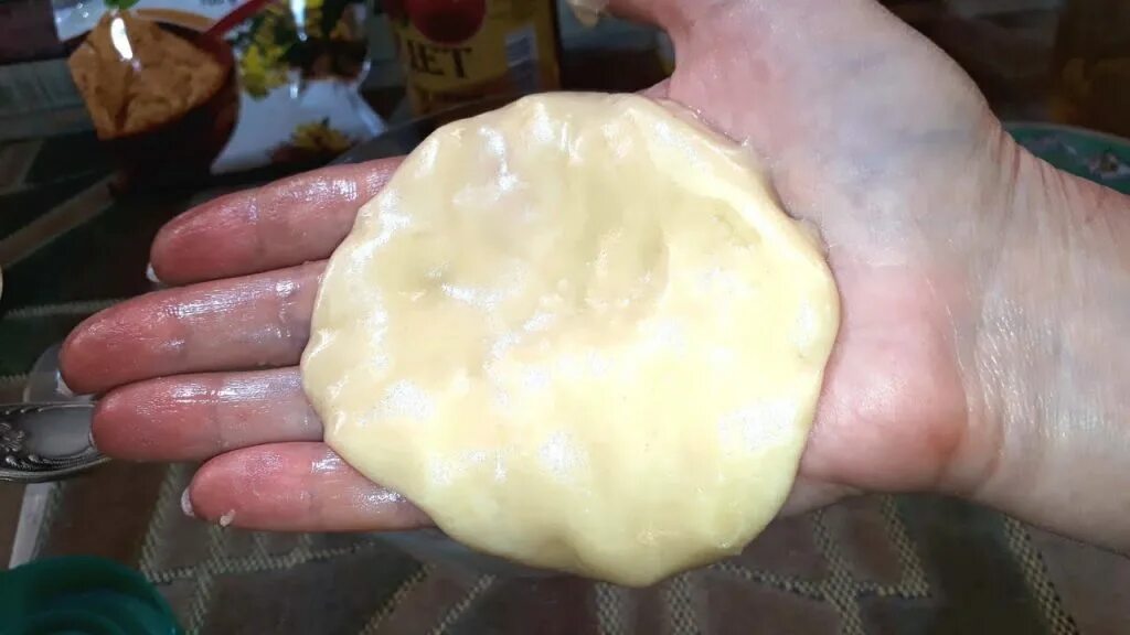 Медовая лепёшка от кашля. Медовая лепёшка от кашля для детей. Лепешка медовая от кашля взрослым. Медовая лепешка для рассасывания. Лепёшка от кашля для детей.