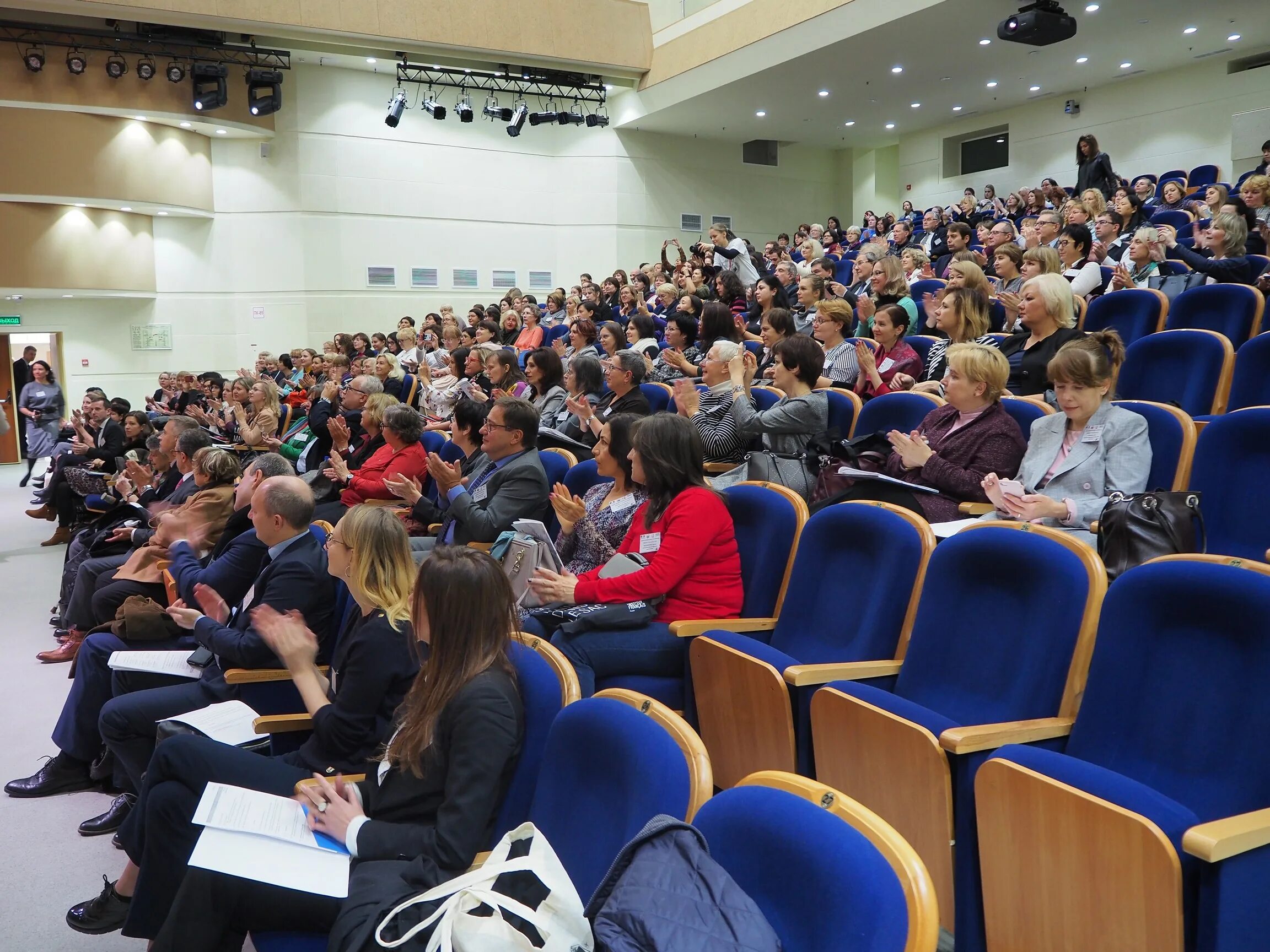 Светский конгресс 15. Второй этап съезда партии «единая россия»,. Съезд партии единая россия интерактивный. Xv конференция. 11-ый съезд партии `единая россия`\.