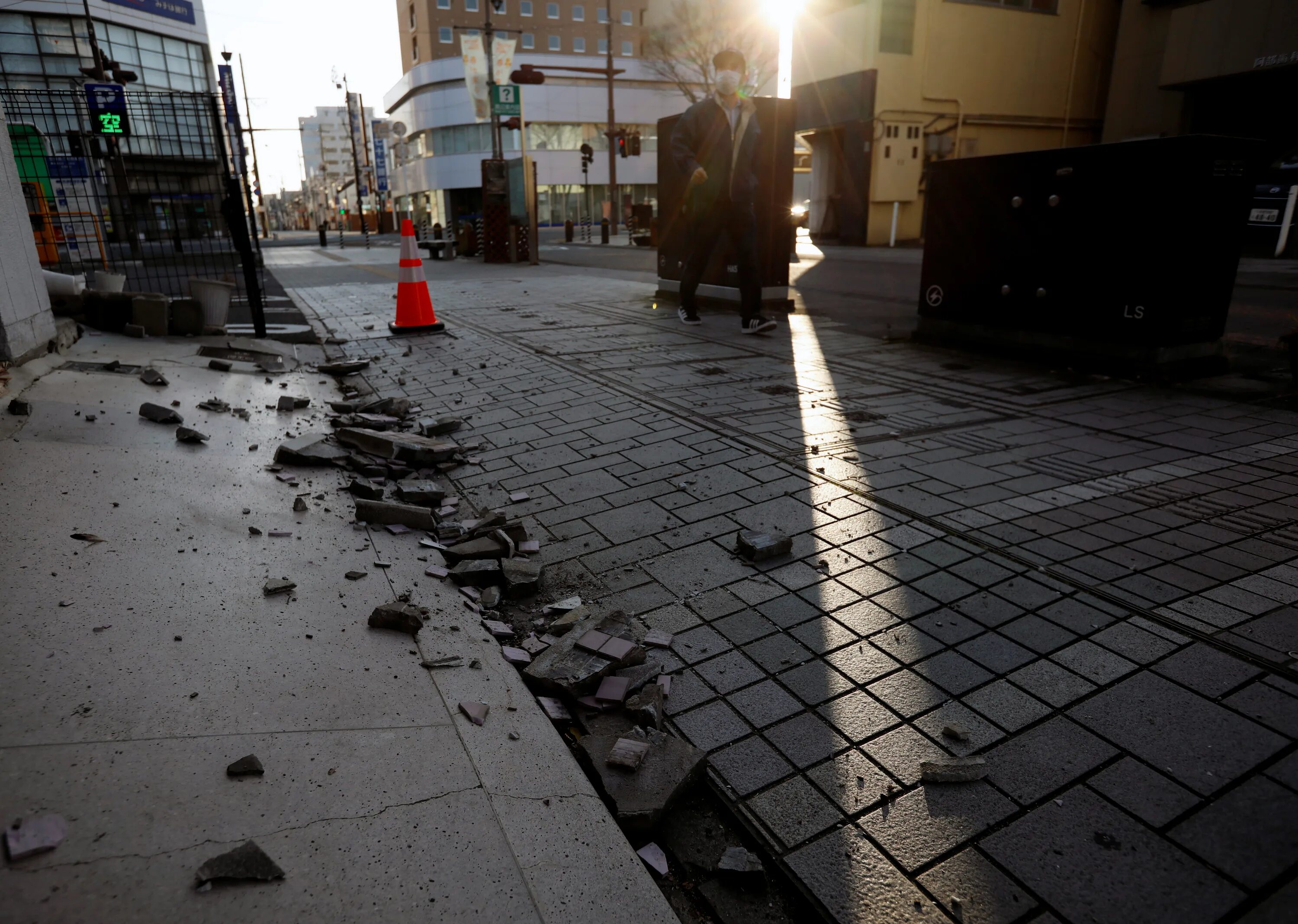 Землетрясение 8 2. Землетрясение в Токио 2011. Токио землетрясение 2022. Землетрясение в Японии 2011. Землетрясение в Японии 2011 магнитуда.