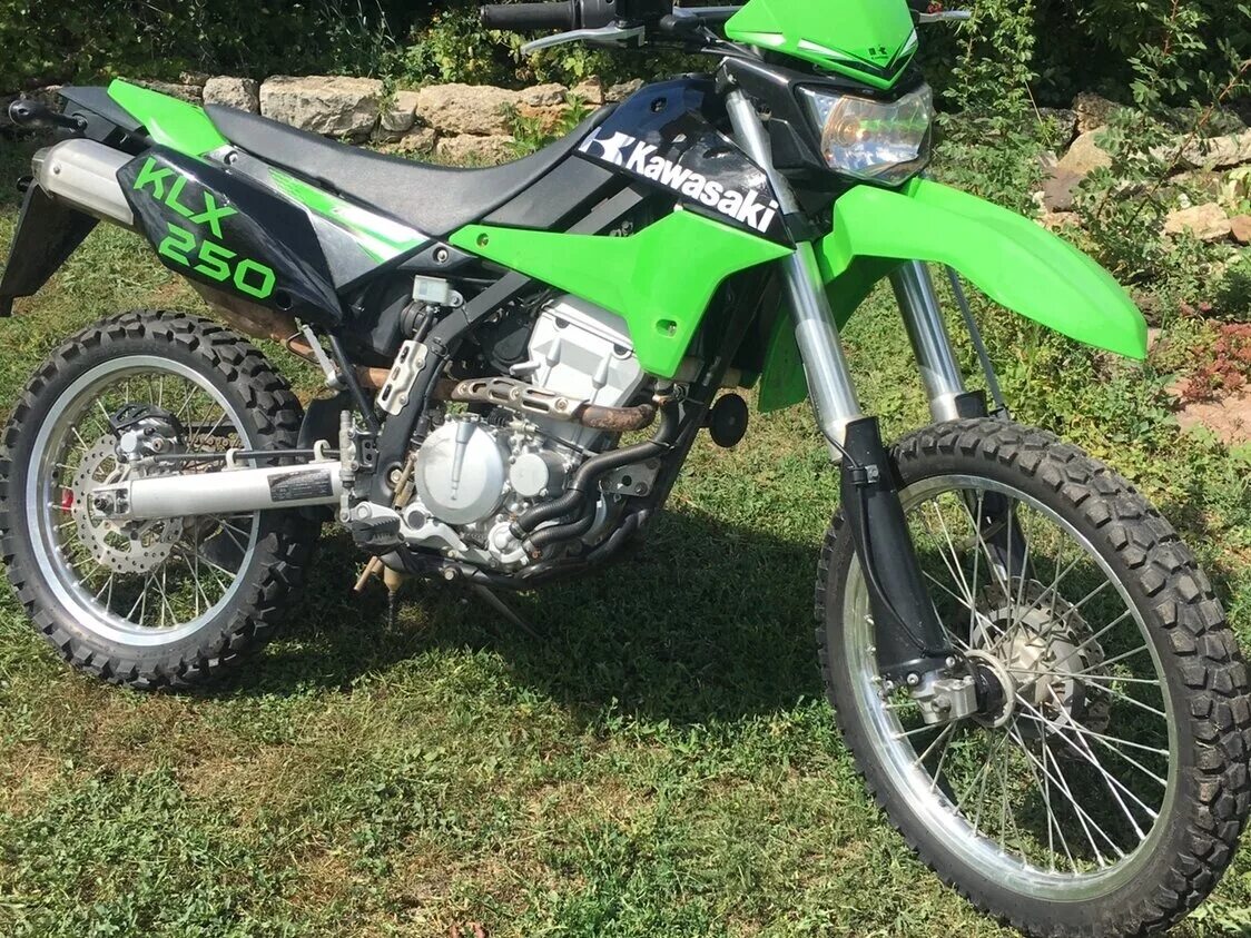 Kawasaki kx 125 2021. Мотолэнд 250 xr зеленый. Зеленый эндуро. Кроссовый мотоцикл стелс 250. Kawasaki 250 эндуро.