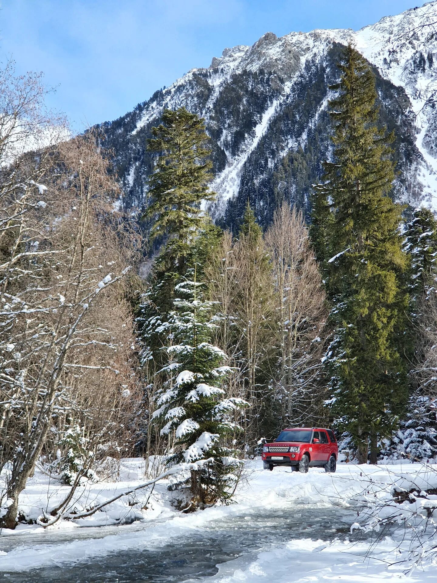 Поляна таулу архыз зимой. Поселок архыз знак. Поляна таулу архыз зимой. Дорога в архыз. Горы домбай.