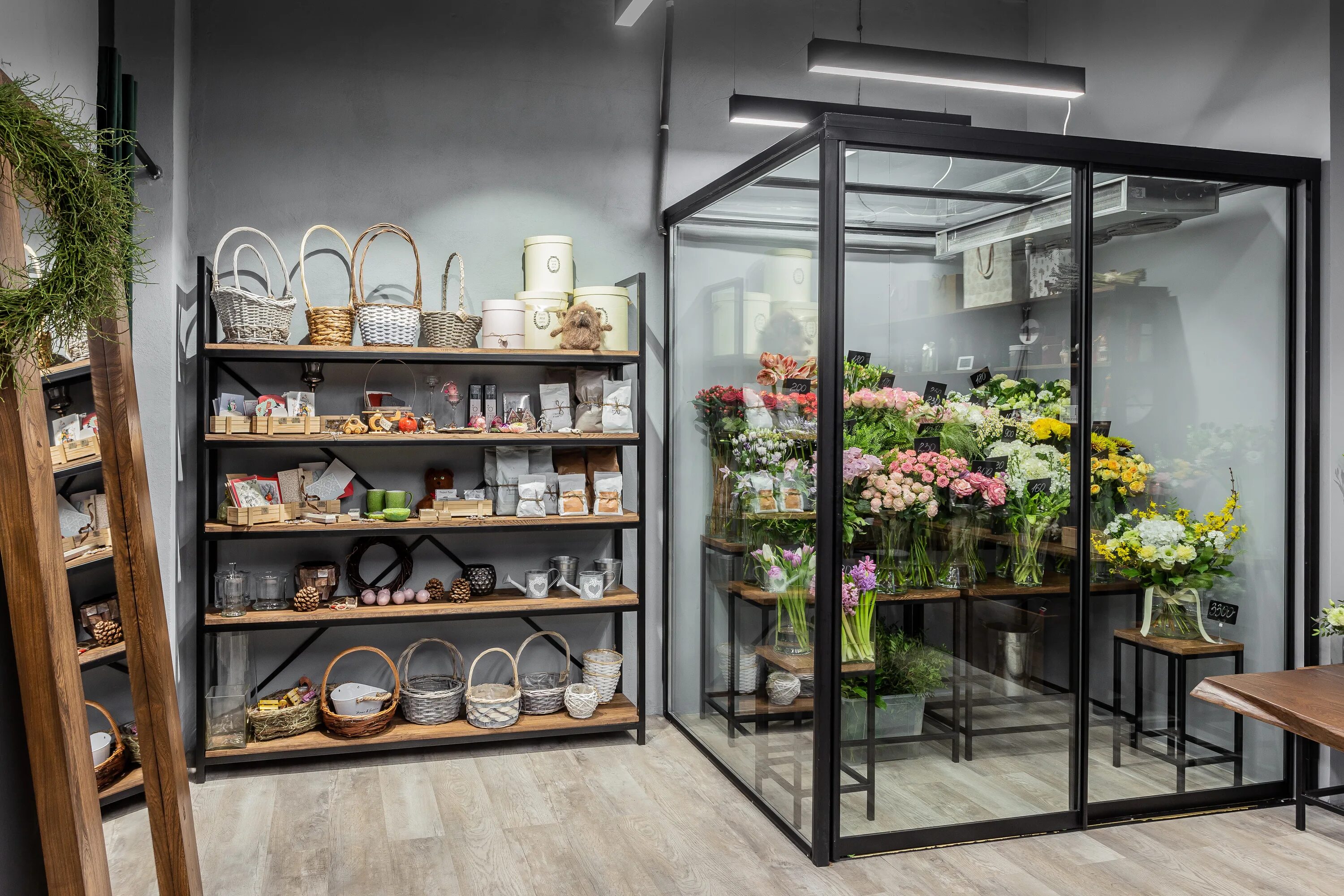 My flower shop. Витрина цветочного магазина. Интерьер цветочного магазина. Цветочный салон. Интерьер цветочного салона.