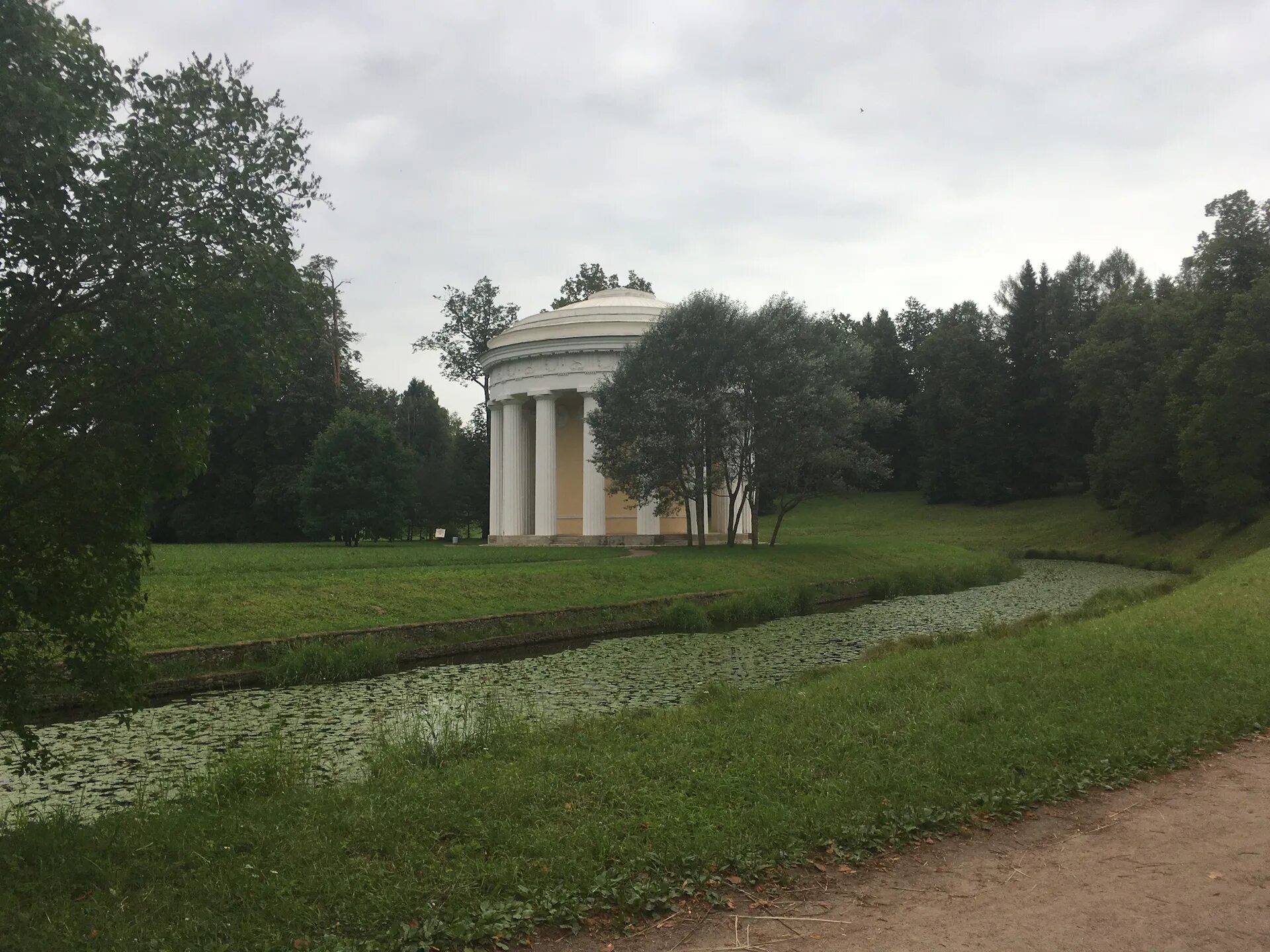 Луговой парк. Луговой парк в Петергофе. Великий Новгород парк Луговой парк Луговой. Парк Великий Новгород.