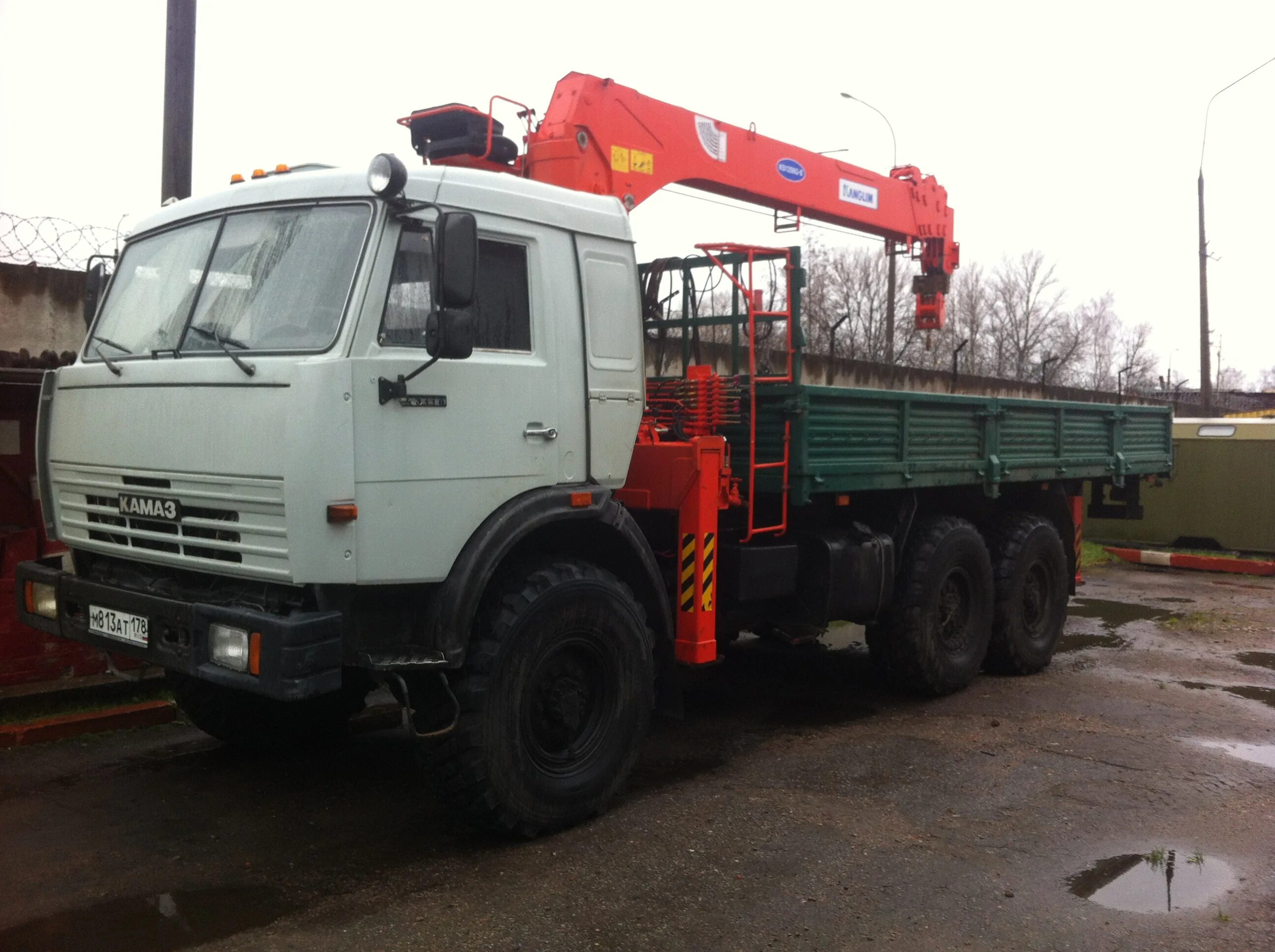 Камаз 67115 манипулятор. Маз 5336 самосвал манипулятор. Камаз манипулятор 5820. Манипулятор с кму до 12 тон 4х4. Камаз 43118 самосвал.