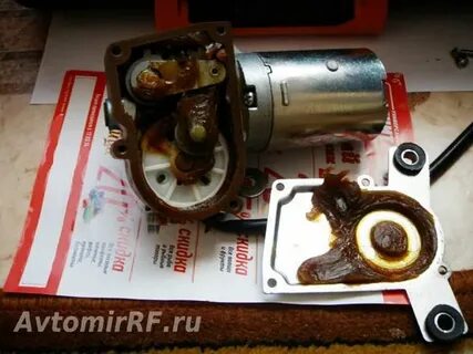 Включается задний дворник ваз