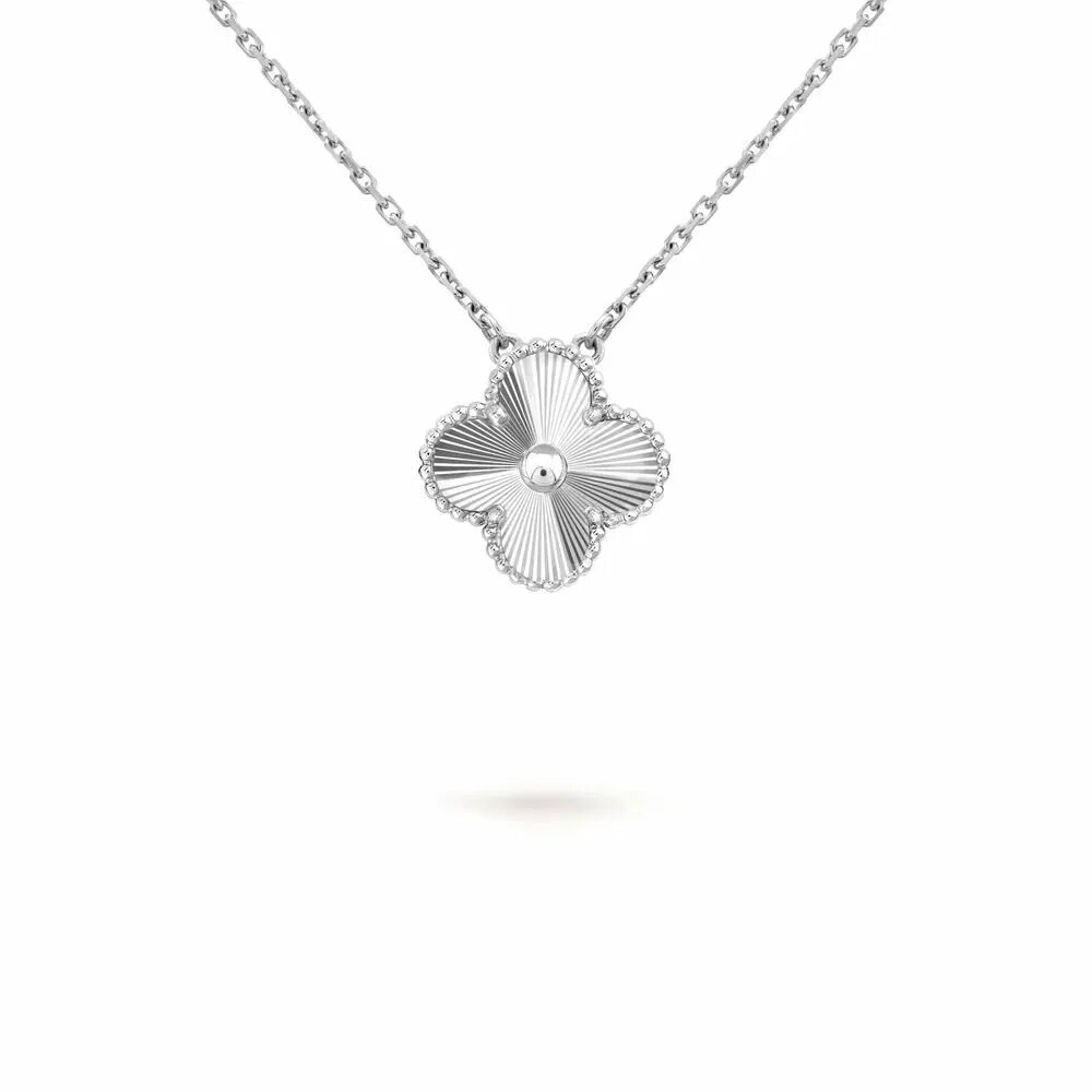 Купить ван клиф ювелирные. Van Cleef Arpels цепочка. Van Cleef Arpels Alhambra подвеска. Кулон van Cleef Arpels. Подвеска van Cleef Vintage Alhambra.