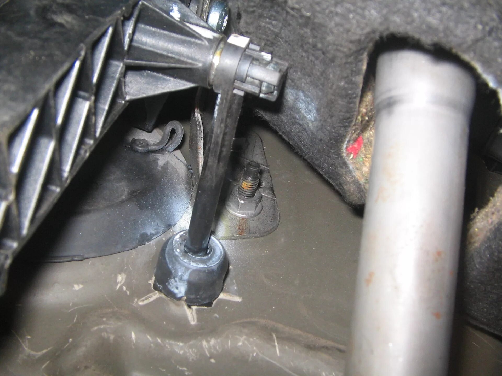 Педаль сцепления пежо 207. Педаль сцепления ваз 2114. Педаль сцепления ваз 2109. Свободный ход педали тормоза ваз 2107 инжектор. Пежо 206 седан вилка педали сцепления.