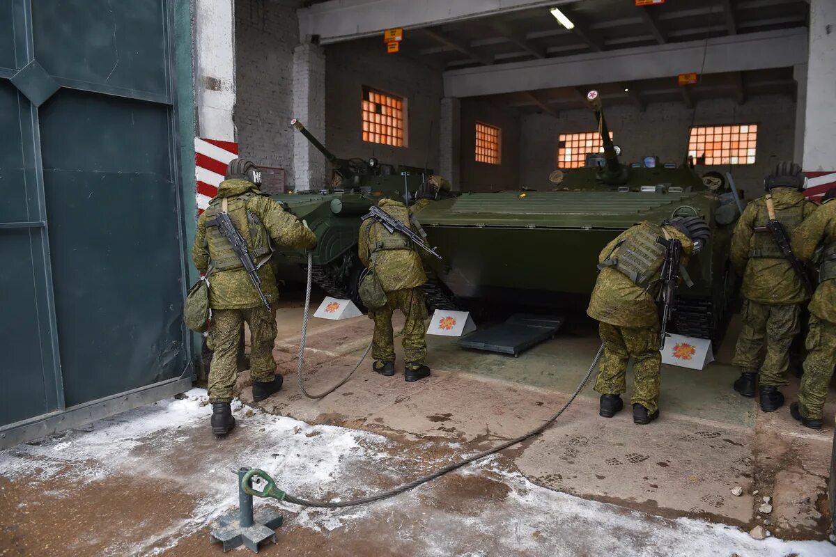 Время сбора по тревоге. Военная тревога. Военная тревога в армии. Военные в боевой готовности. Тревога в воинской части.