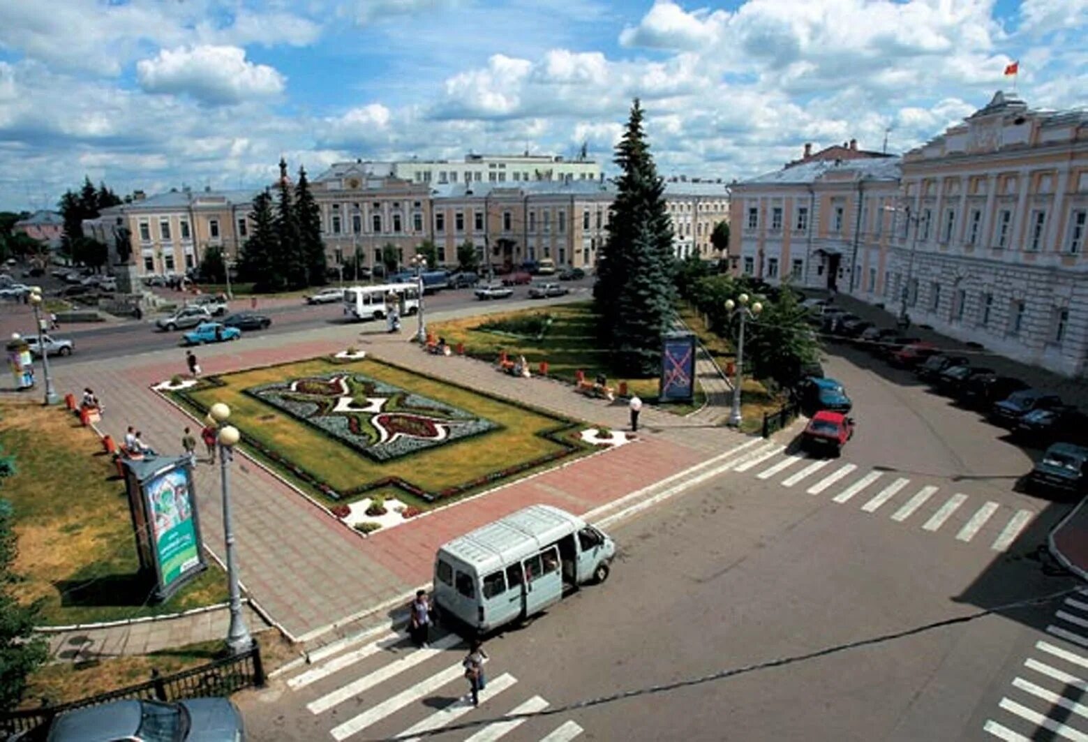 Площадь среднего города. Площадь Ленина Тверь. Тверская площадь Тверь. Центр города Тверь Тверская площадь. Площадь Ленина Тверь вид сверху.