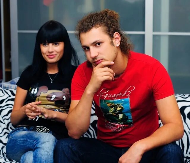 Дом 2 никита кузнецов и дарина. Дом 2 никита кузнецов и дарина маркина. Никита кузнецов 2022. Девушка никиты дом 2. Нелли ермолаева и кузнецов.