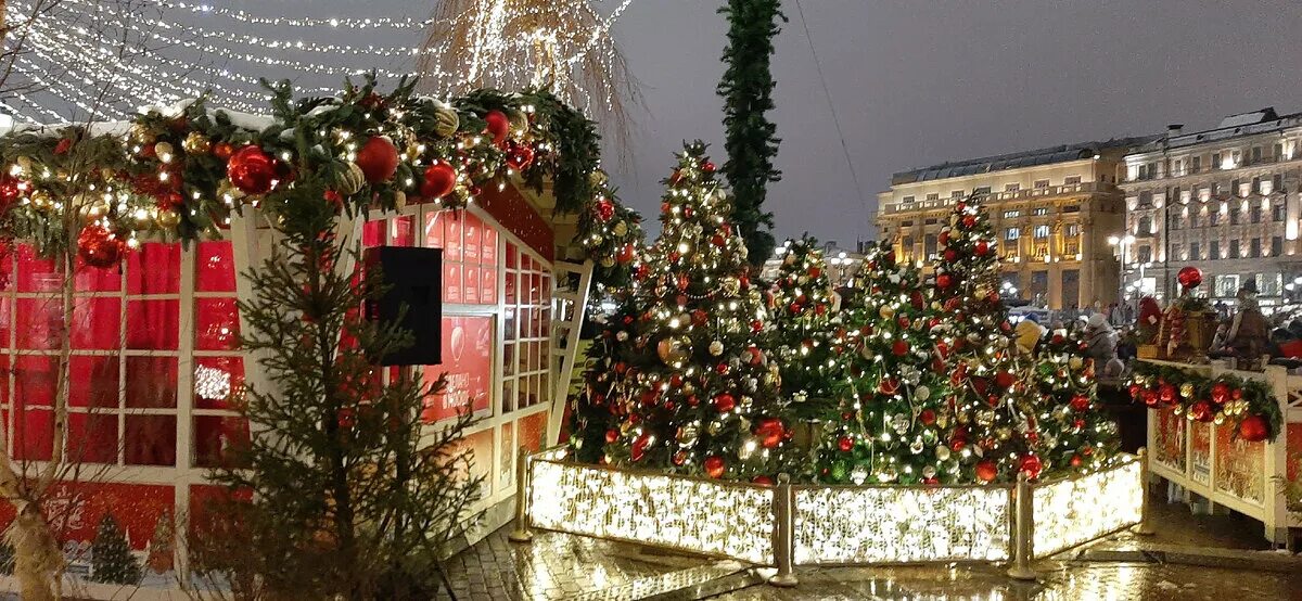 Куда сходить москве на новогодние праздники 2025. Новогодняя красная площадь. рождество в москве 2025. красная площадь новый год 2025. москва красная площадь сейчас новогодняя.