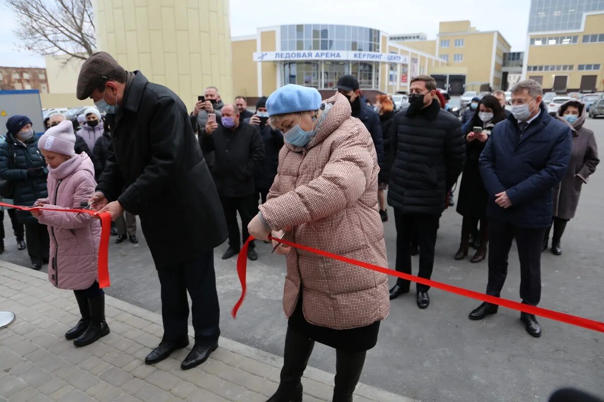 Приурочена к открытию. Бассейн Славянка старый Оскол. Водноспортивный комплекс Славянский старый Оскол. Славянка новый Оскол. Бассейн Славянка старый Оскол Ленина.