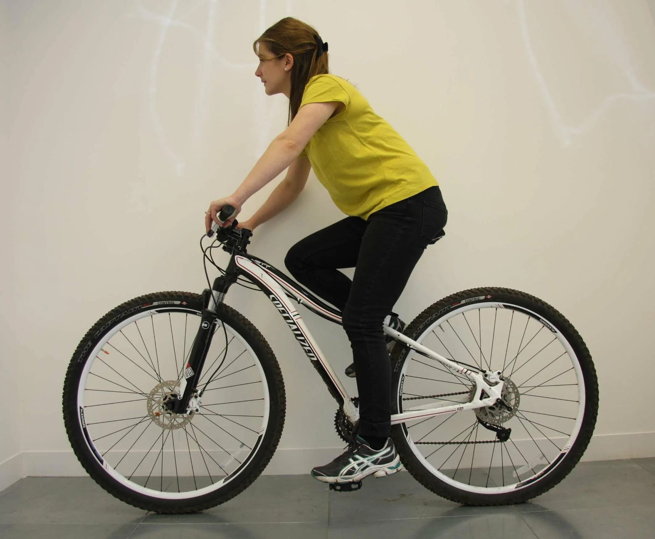 Механические тормоза на велосипед. Как правильно выставить велосипедное седло. Регулировка высоты седла горного велосипеда. Положение руля велосипеда. Посадка на шоссейном велосипеде.