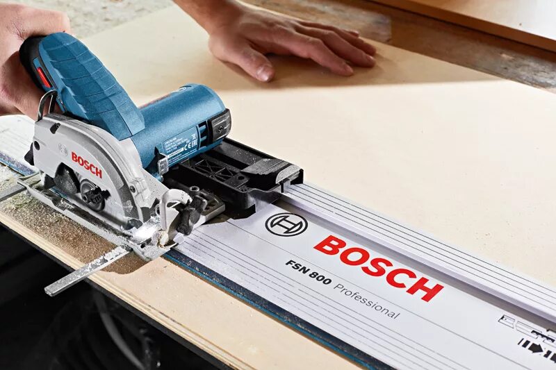 Bosch gks 12v. Bosch GKS 12v-26 professional. Пила Bosch GKS 12v-26. Аккумуляторная циркулярная пила Bosch GKS 12v-26 professional. Bosch GKS 10.8 V-li / GKS 12v-26 06016a1001.