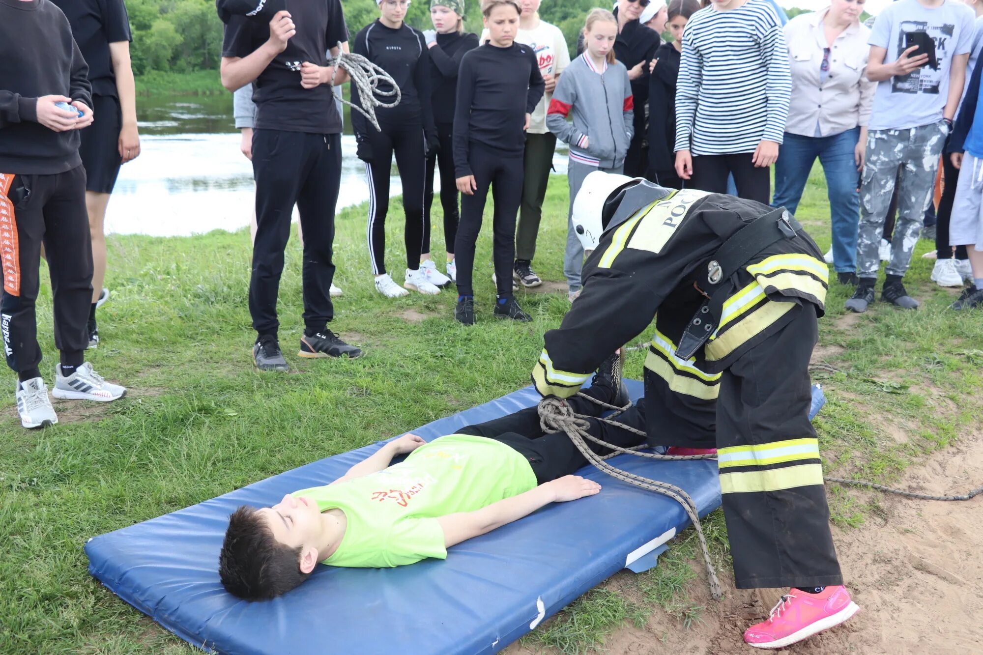 Физические упражнения мчс. Курсанты агз мчс россии. Физические упражнения мчс. Тренировка пожарных. Тренировка мчс 2022.