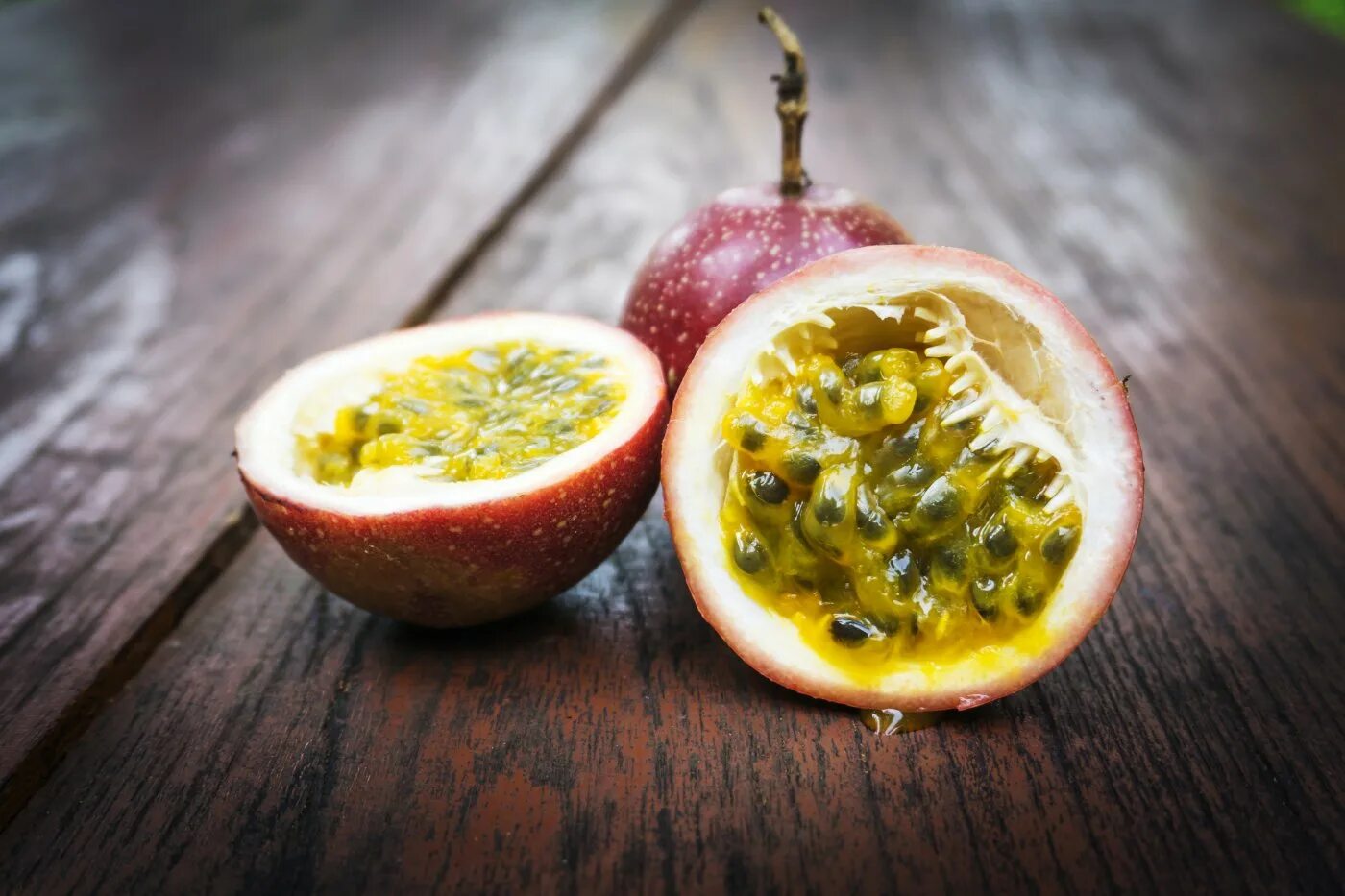 Passion fruit это. Маракуйя гранадилла. Маракуйя Пэшн Фрут. Маракуйя пассифлора фрукт. Гранадилла фрукт гранадилла.