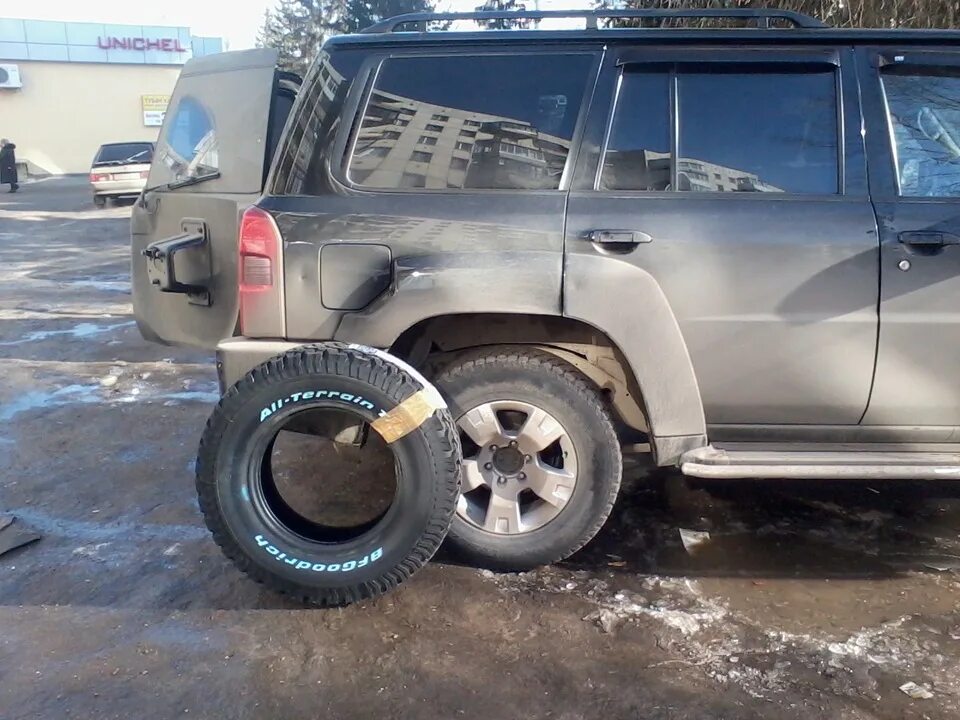 Патрол шины. 285 70 17 Nissan Patrol y61. Patrol y61 265/70 r17. Nissan Patrol y61 r20. Колеса r17 Патрол 61.