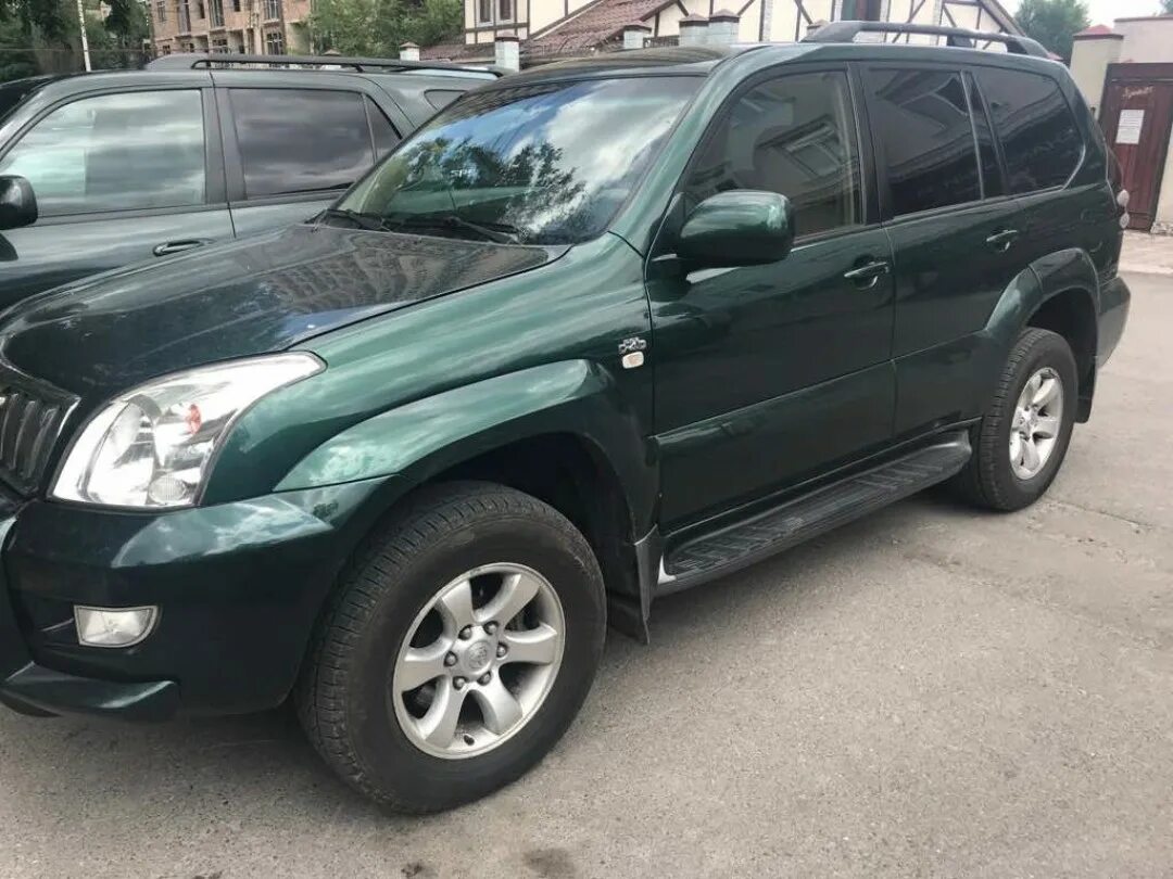 Аренда авто в киргизии. Машина кыргызстан. Машины в бишкеке. Машина кыргызстан бишкек. Nissan runner 2004.