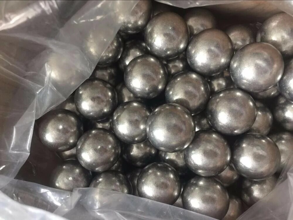Шарики стальные 14 мм. Алюминиевый шарик. Шар из алюминия. Большие алюминиевые шары.