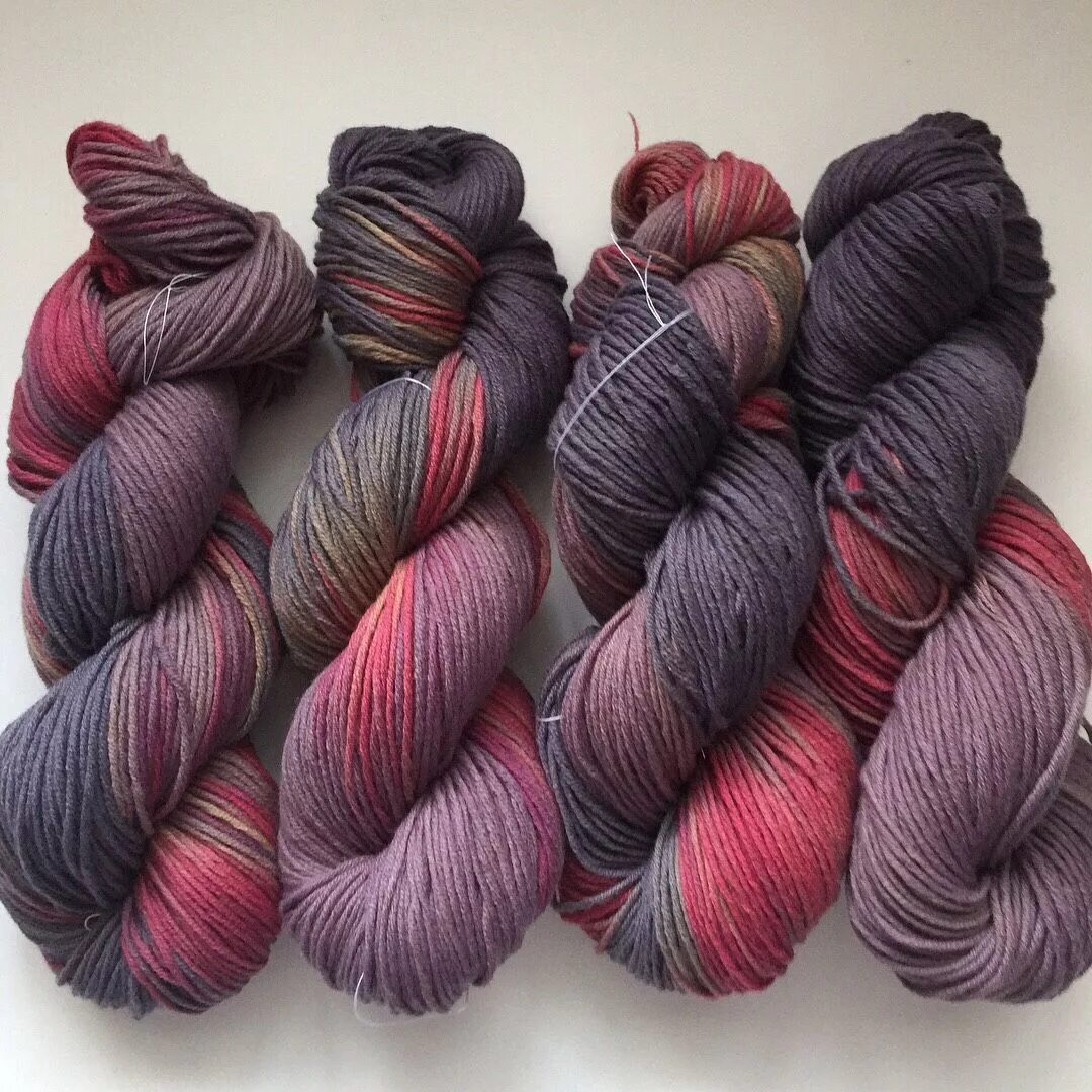 Акрил шерсть. Пряжа астра деметра - 01 белый. Нитки шерсть с кашемиром и акрилом. Акриловые нитки для вязания. Акрил шерсть.