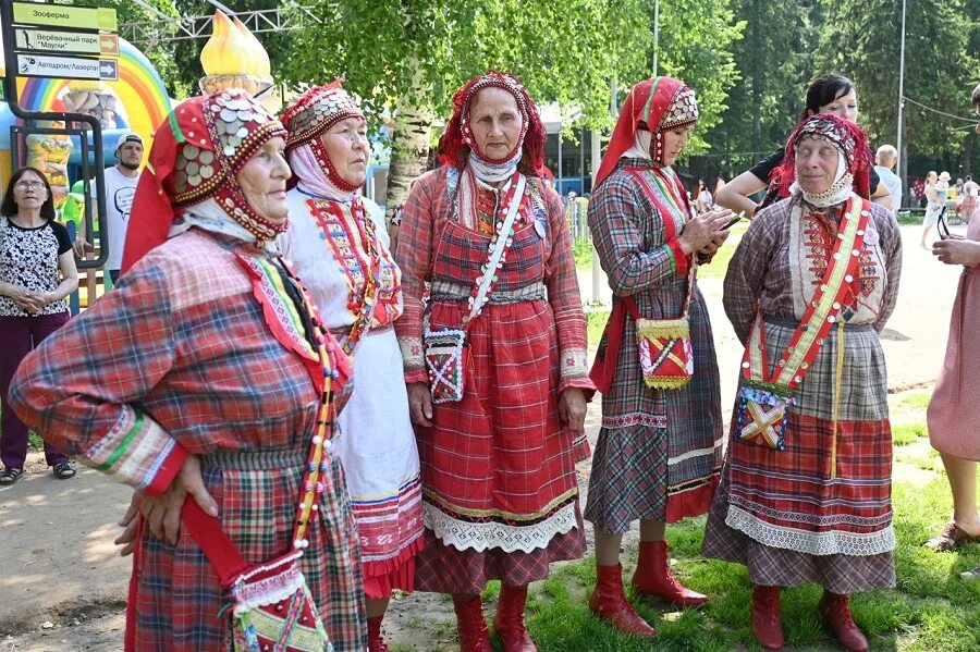 Национальный праздник удмуртов 6 класс. Куарсур удмуртский праздник. удмуртский праздник акаяшка. &quot;акашка - удмуртский национальный праздник. акашка праздник удмуртов.
