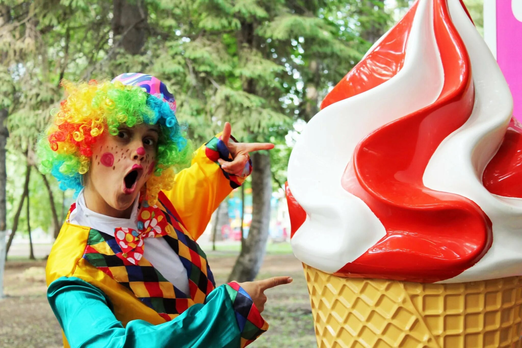 Фестиваль мороженого. Мороженое фестиваль. Клоун в парке. Мороженое праздник. Мечта клоуна